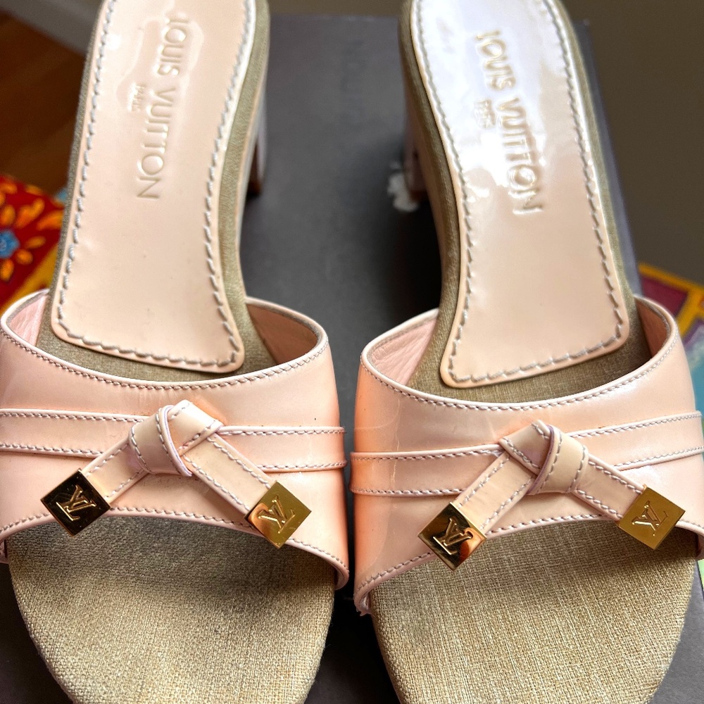 ❌ SOLD ❌ Vintage Louis Vuitton Marshmallow Vernis "Clara" Mules Size 37 1/2
